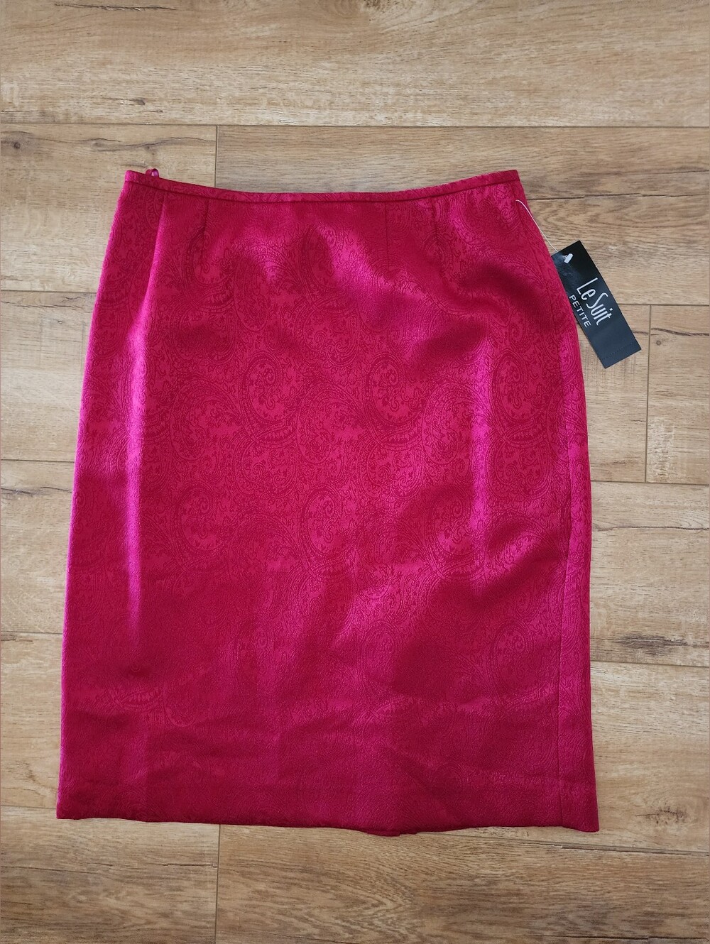 NWT Le Suit Paisley Satin Red Classic Pencil Skirt Sz 6 PETITE Work To Party